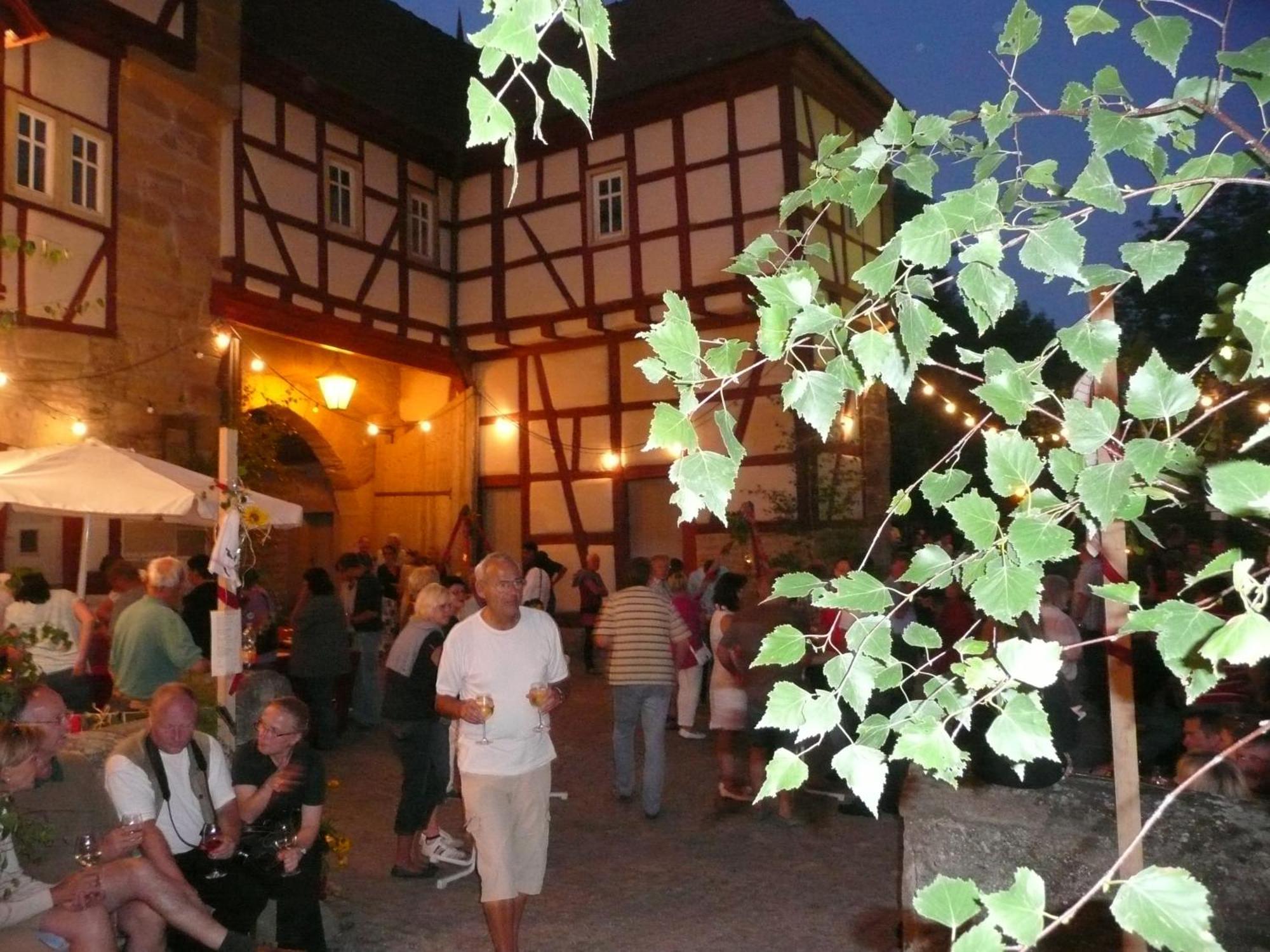 Weingut Gästehaus Weigand Iphofen Exterior foto